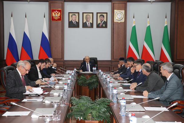 В Парламенте обсудили проекта закона о бюджете ТФОМС Чеченской Республики на плановые периоды 