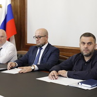 Денилбек Абдулазизов провел окружное совещание с руководителями ТФОМС