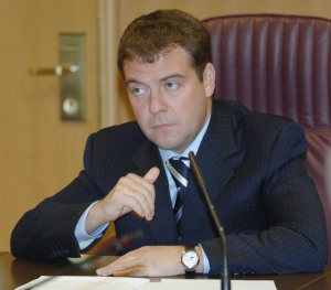 Президент РФ Д. Медведев потребовал совершенствовать систему медицинского страхования
