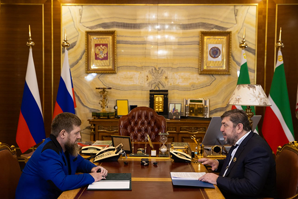 Рамзан Кадыров обсудил с Денилбеком Абдулазизовым работу ТФОМС Чеченской Республики