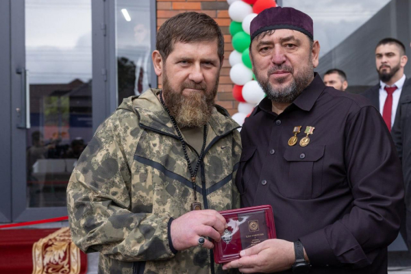 Денилбек Абдулазизов удостоен почетного звания «Заслуженный работник социальной сферы ЧР