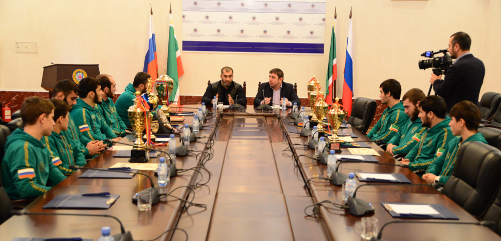 Денилбек Абдулазизов провел встречу с советником Главы Чеченской Республики 