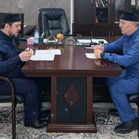 Денилбек Абдулазизов провел рабочую встречу с главным врачом Гудермесской ЦРБ Мусой Ахмадовым 