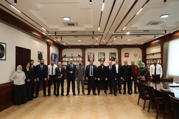 Денилбек Абдулазизов провел встречу с Министром здаравоохранения ЧР Адамом Алхановым