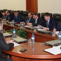 Денилбек Абдулазизов принял участие в заседании Комитета Парламента ЧР по бюджету, банкам и налогам